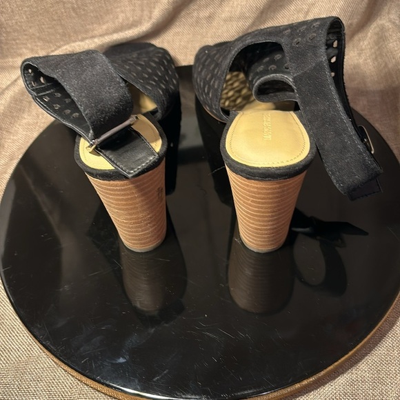 Marc Fisher Berdie Black Suede Leather Open toe Sandals Size 7.5 - Picture 3 of 7